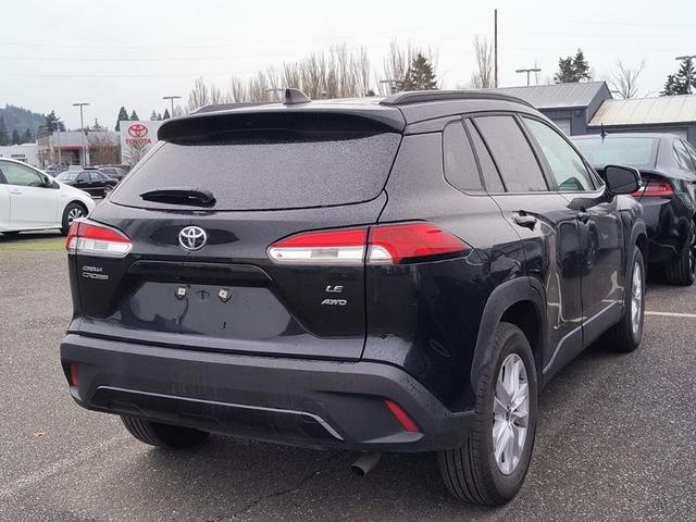 2024 toyota corolla cross le