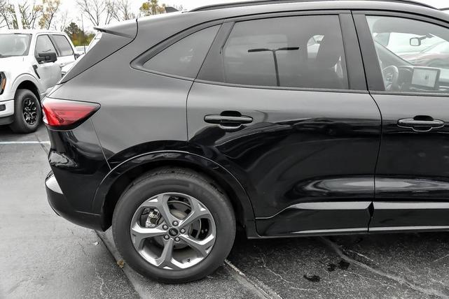 2023 ford escape st-line select