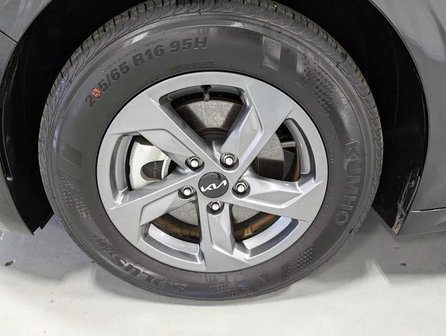 2024 kia k5 lxs