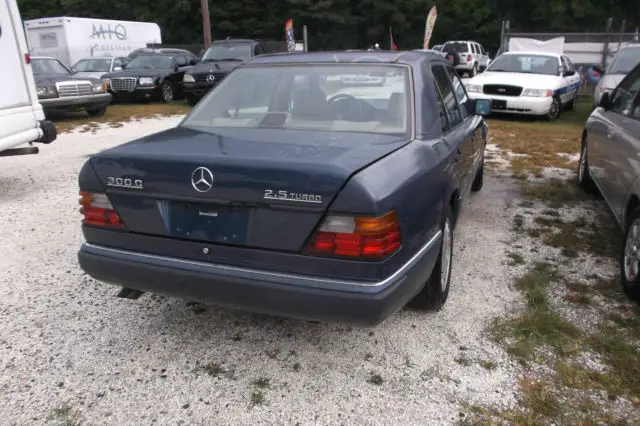 1992 mercedes-benz 300d 2.5 sedan 4-door 2.5l luxury drives good low reserve