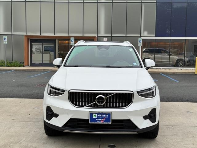 2024 volvo xc40 b5 plus bright theme