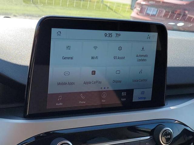 2020 ford escape se