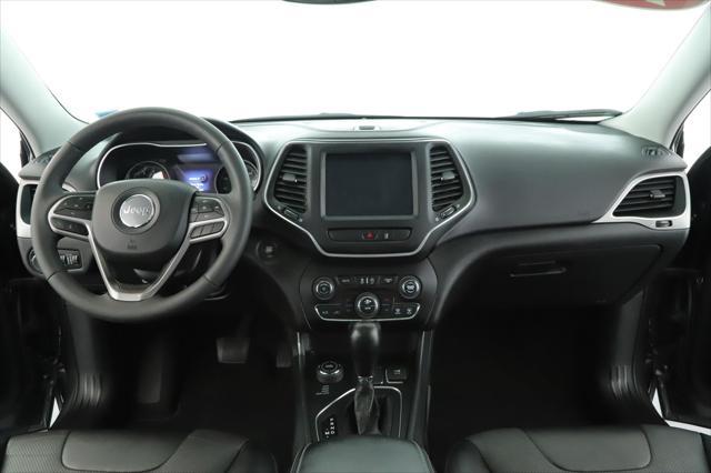 2022 jeep cherokee latitude lux