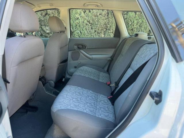 2005 ford focus se