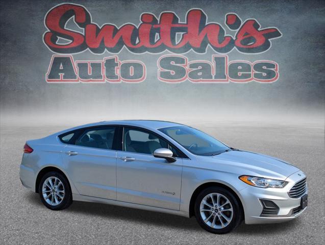 2019 ford fusion hybrid se