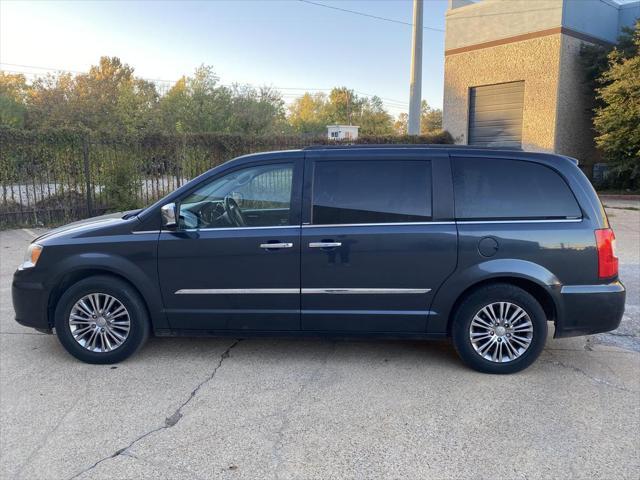 2014 chrysler town & country touring-l