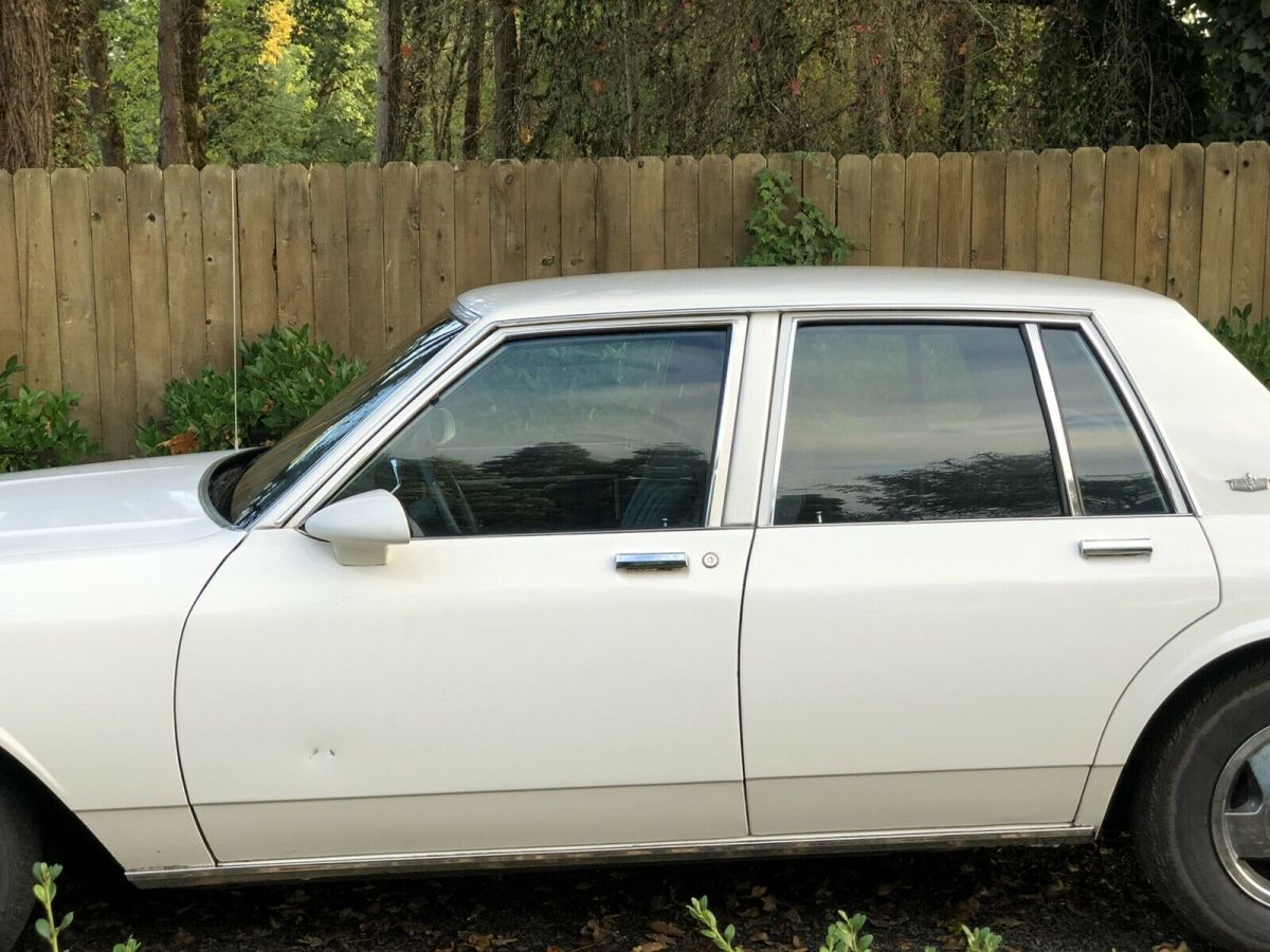 1988 chevrolet caprice sedan white rwd automatic