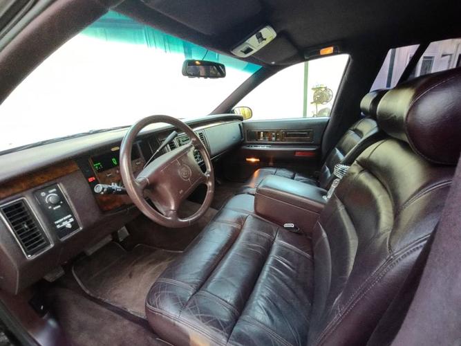 1996 cadillac fleetwood limousine in renton, washington