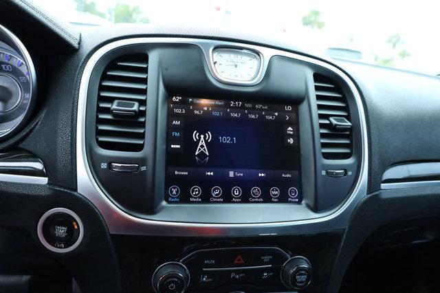 2017 chrysler 300c base