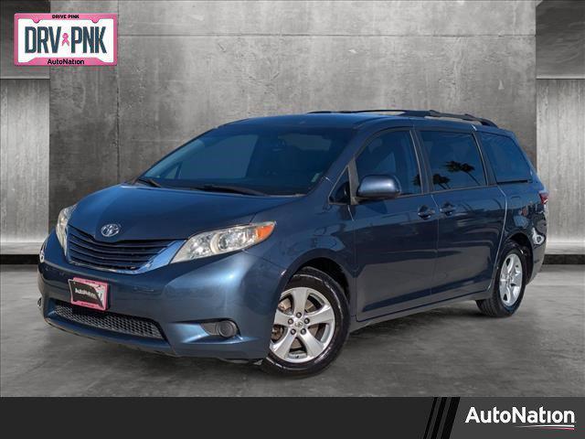 2017 toyota sienna le