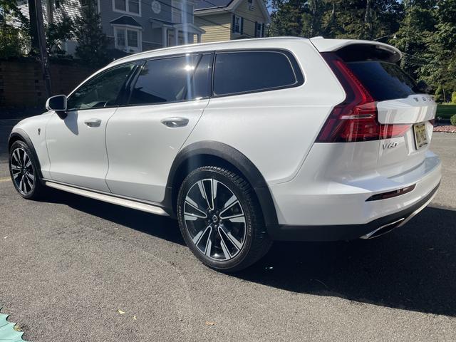 2020 volvo v60 cross country t5