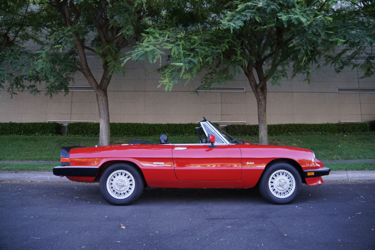 23,249 miles 2.0l 4 cyl manualconvertible