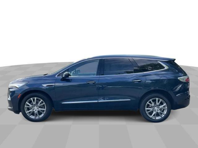 2022 buick enclave awd essence