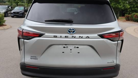 2021 toyota sienna le 8-passenger