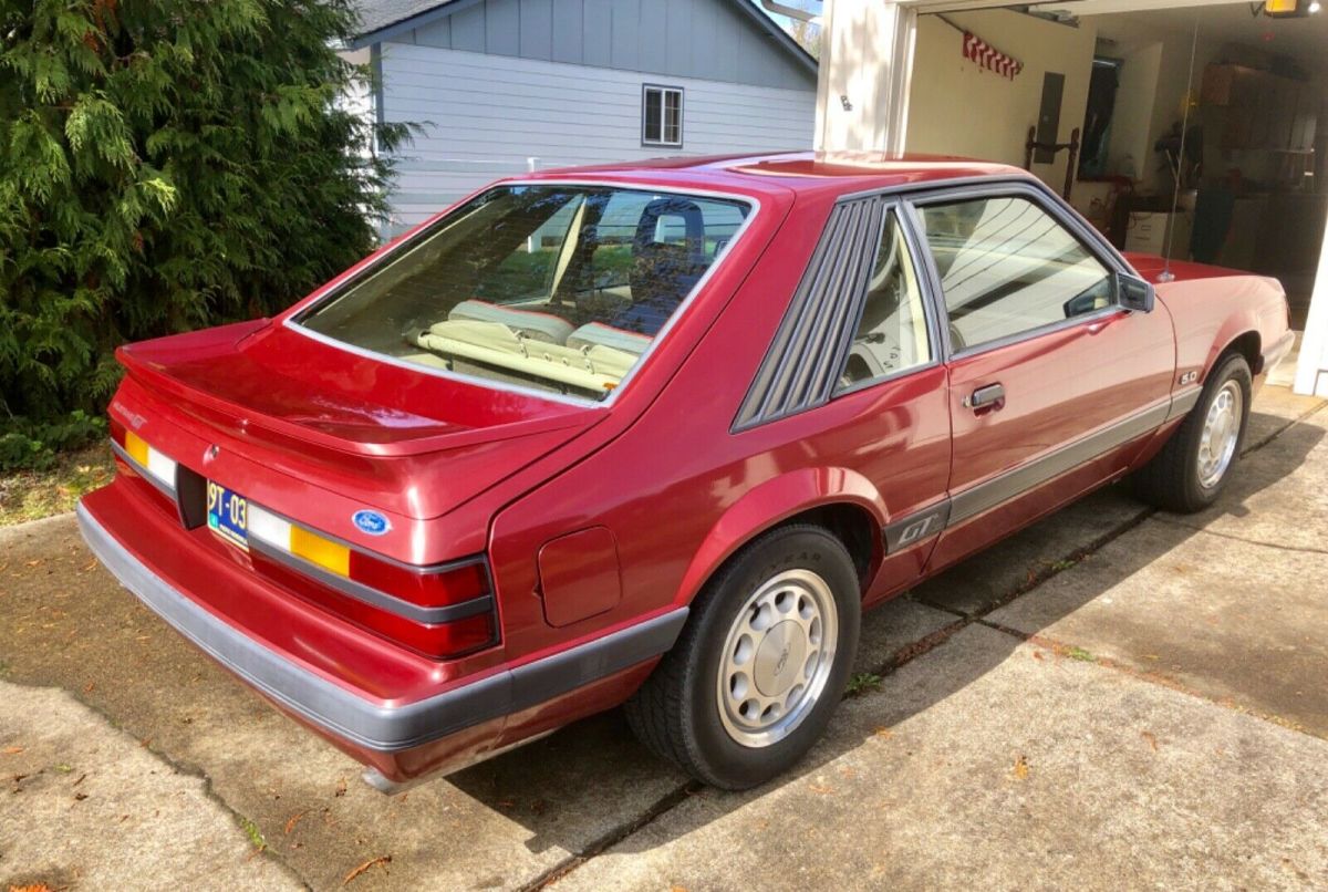 1985 fox body mustang v8 gt hatchback 5.0 with manual 5 speed a/c