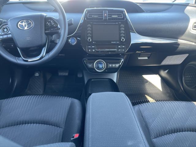 2022 toyota prius prime le