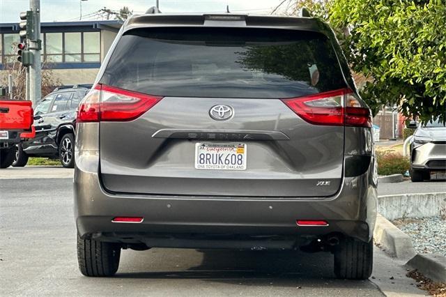 2020 toyota sienna xle