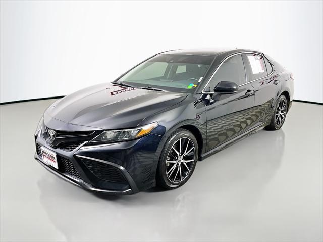 2021 toyota camry se