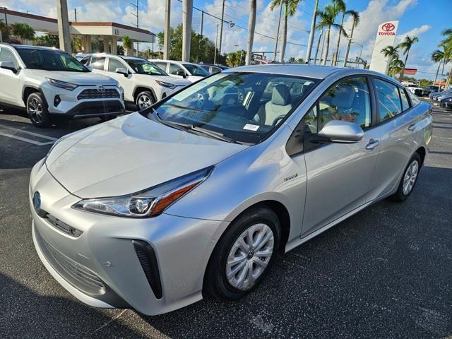 2021 toyota prius le