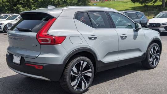 2025 Volvo XC40