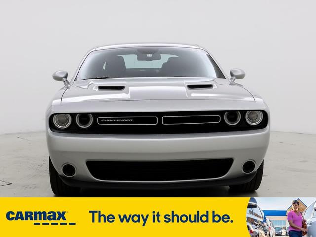 2021 dodge challenger sxt