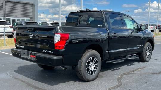 2024 Nissan Titan sv