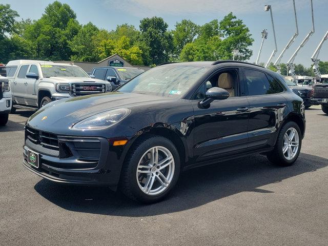 2022 porsche macan base