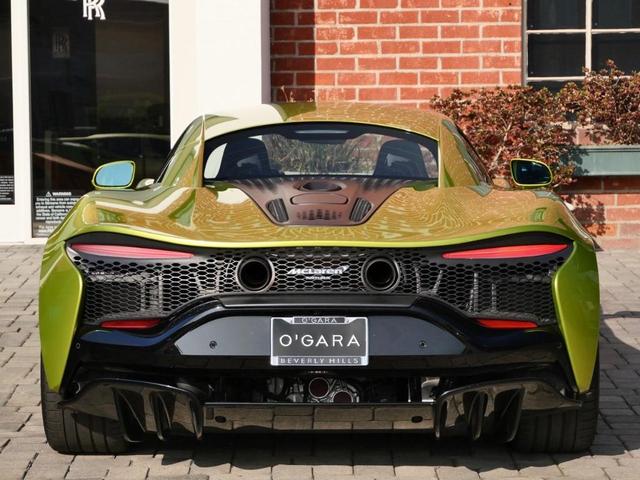 2023 mclaren artura