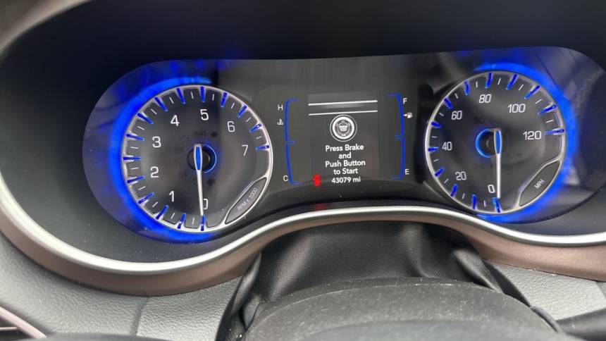 2022 chrysler voyager lx