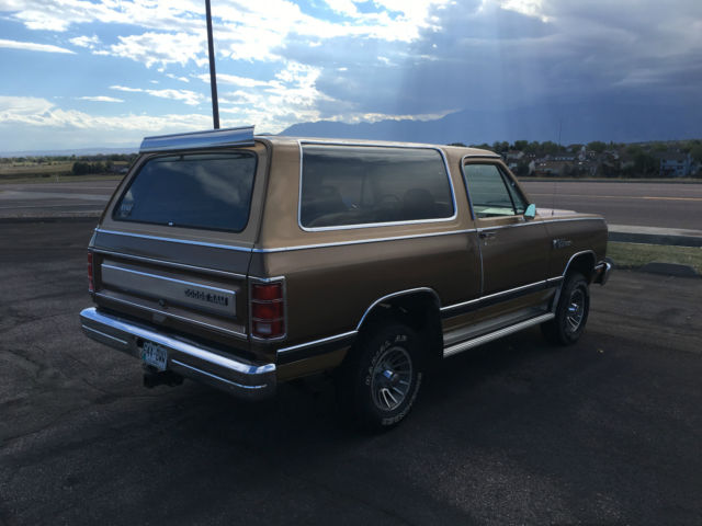 1986 ramcharger 1 owner 80k 360 4bbl beautiful truck!