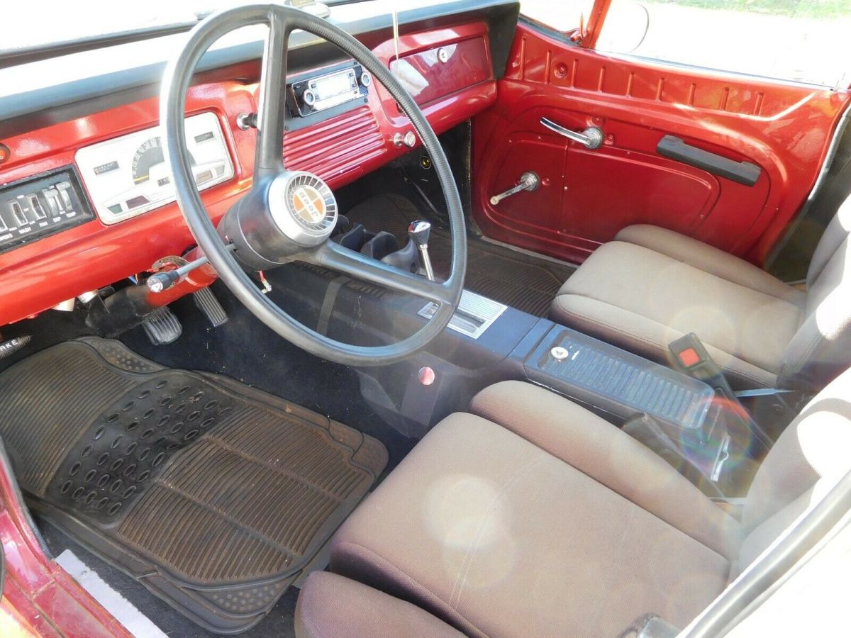 1970 jeepster commando auto nice running and driving, 3 point belts, rollbar