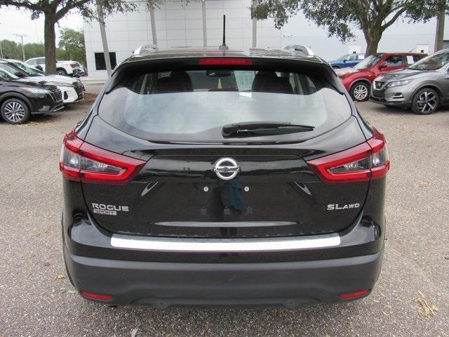 2022 nissan rogue sport sl