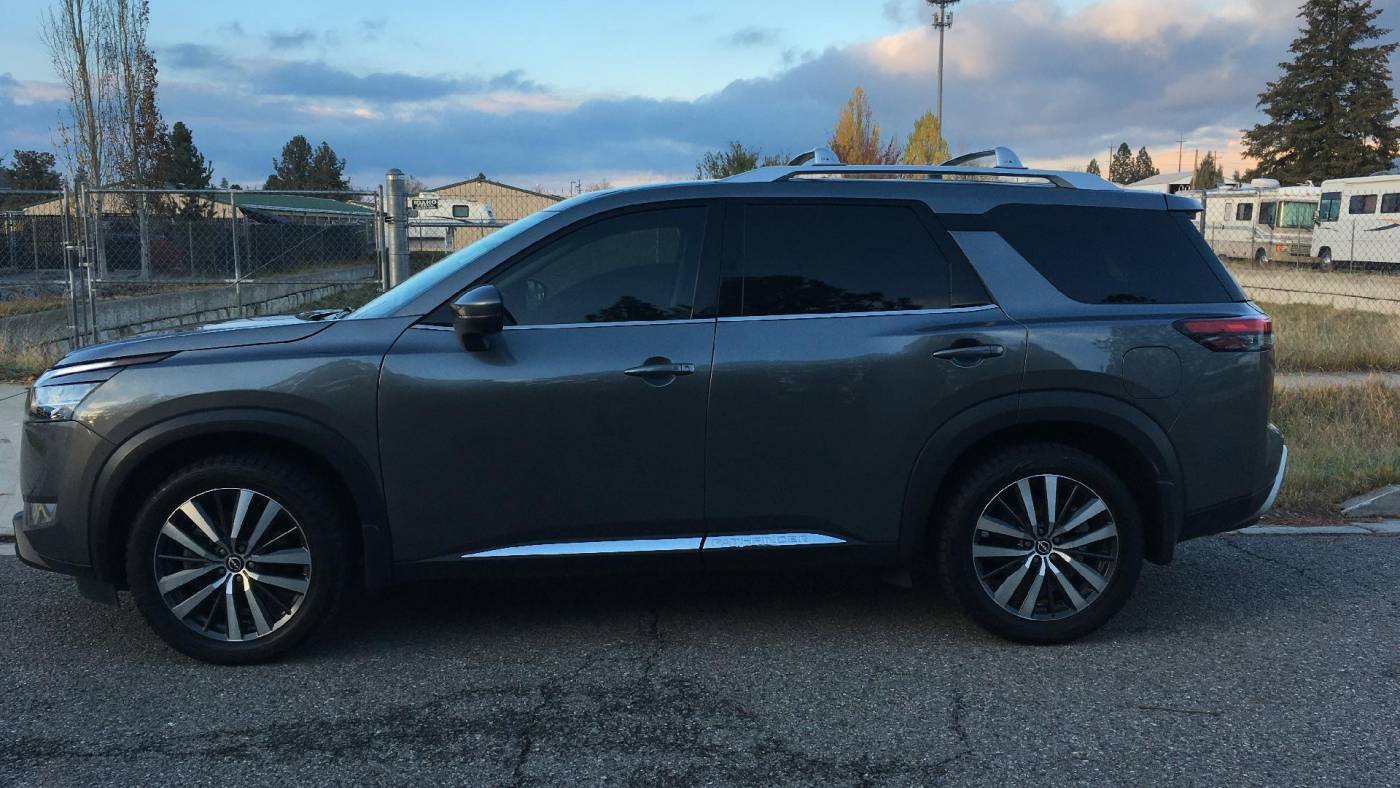 2022 nissan pathfinder platinum