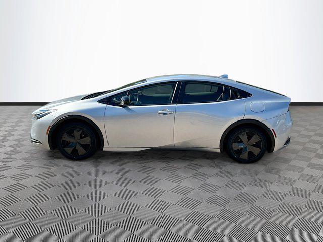 2023 toyota prius le