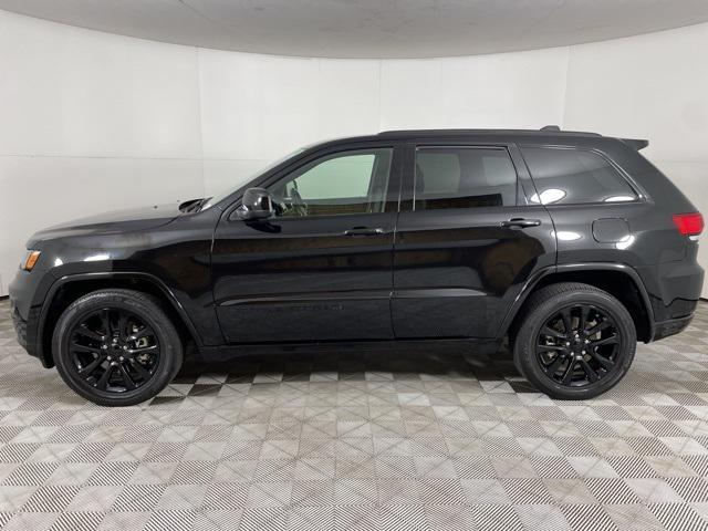 2022 jeep grand cherokee laredo