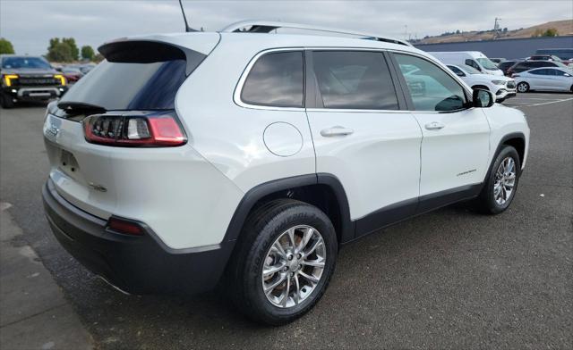 2021 jeep cherokee latitude lux