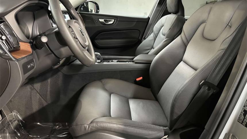 2024 volvo xc60 recharge t8 plus dark theme