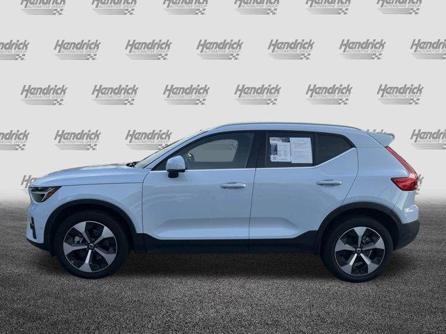 2024 volvo xc40 b5 plus bright theme
