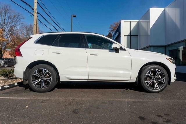 2022 volvo xc60 b5 momentum