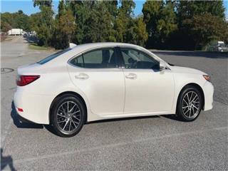 2016 Lexus ES base