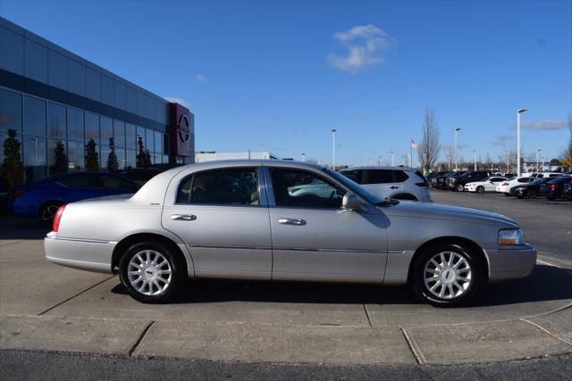 2006 lincoln town car signature