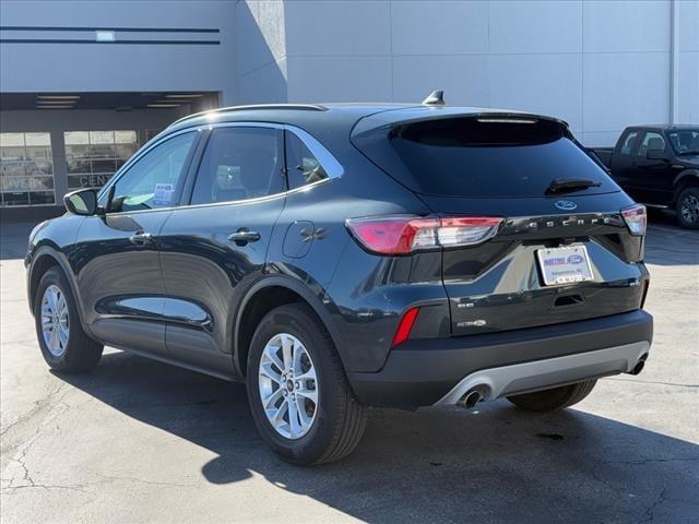 2022 ford escape se