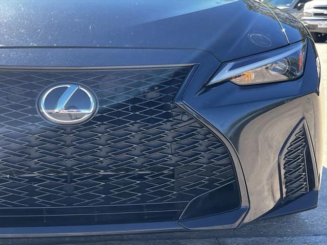 2022 lexus is 350 base