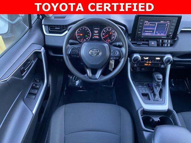 2021 toyota rav4 le