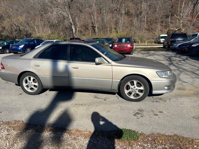 2001 lexus es 300 base