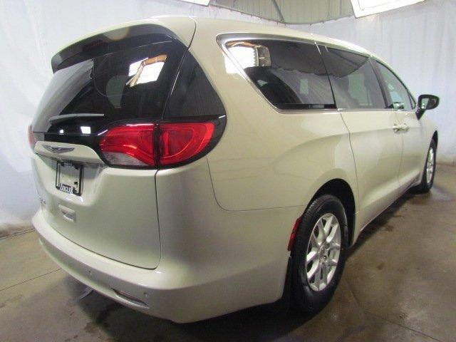 used 2017 chrysler pacifica touring kalamazoo, mi 49008 for sale in kalamazoo, michigan