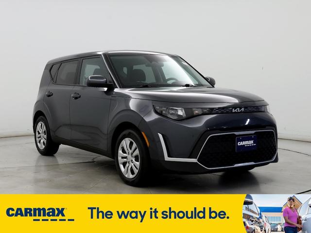 2023 kia soul lx