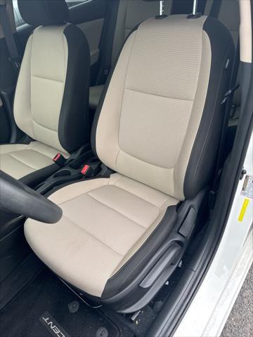 2022 hyundai accent se