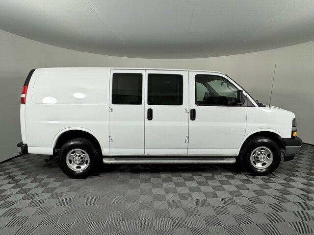 2022 chevrolet express 2500 rwd 2500 regular wheelbase wt