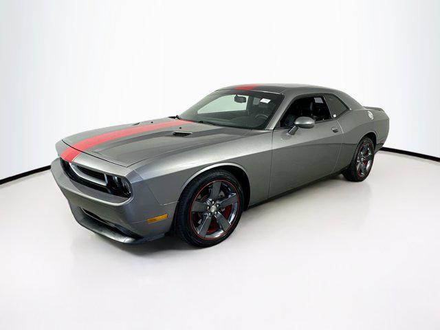 2012 dodge challenger sxt